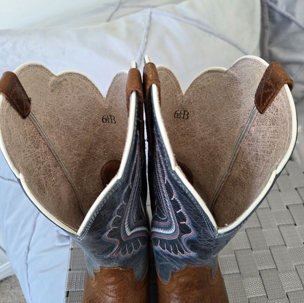 Ariat Womens Cowboy Boots - Picture 4 of 6